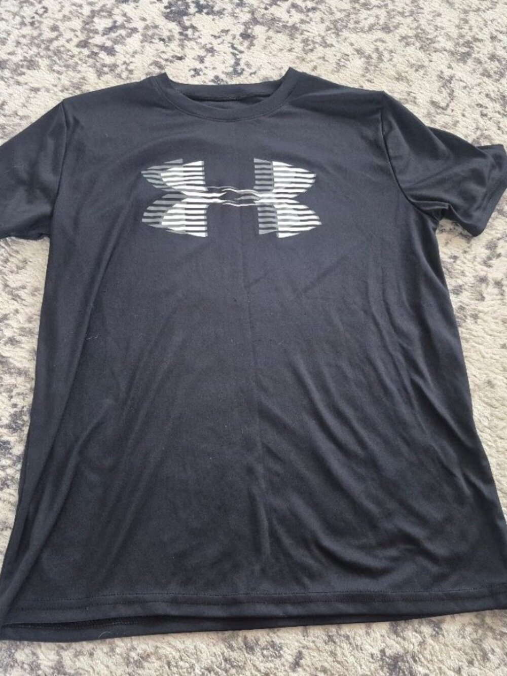 Under Armour HeatGear Boys Black Logo T-Shirt Youth XL
